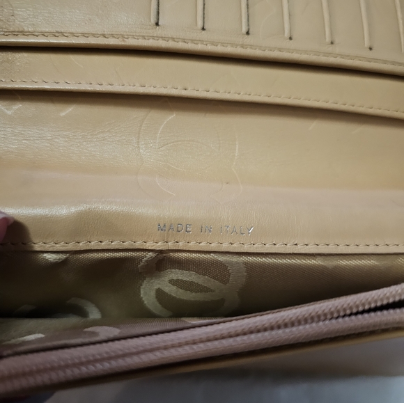 Chanel Cream and Black Cambon Bifold Wallet - Picture 15 of 16